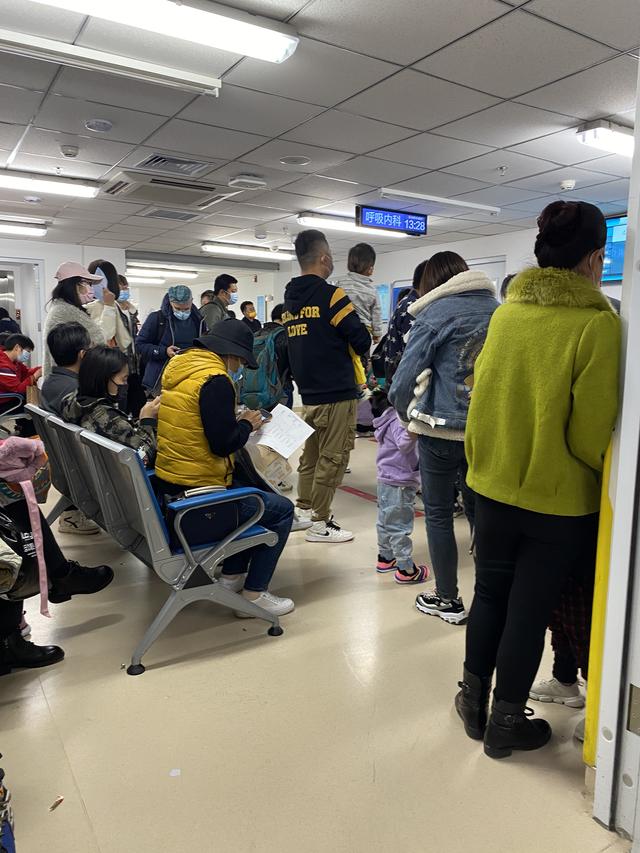 反复发热、咳嗽、嗜睡，误以为是小感冒，可能是支周炎