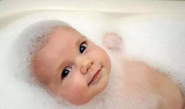 婴儿湿疹与保湿