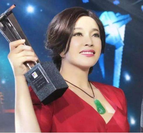 演员陈强:恶霸专业户陈强，曾两次险些丧命，去世后刘晓庆为何会伤心痛哭