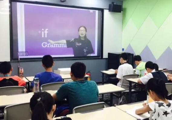 新东方宣布，将停止义务教育阶段学科培训，家长对此看法不一