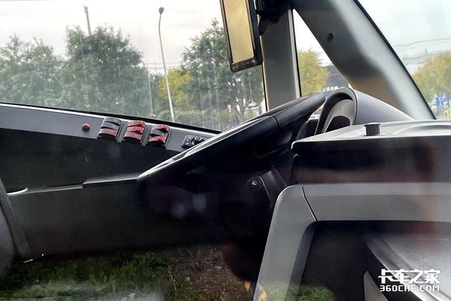 终于见到氢燃料牵引车了，这造型你们喜欢吗？