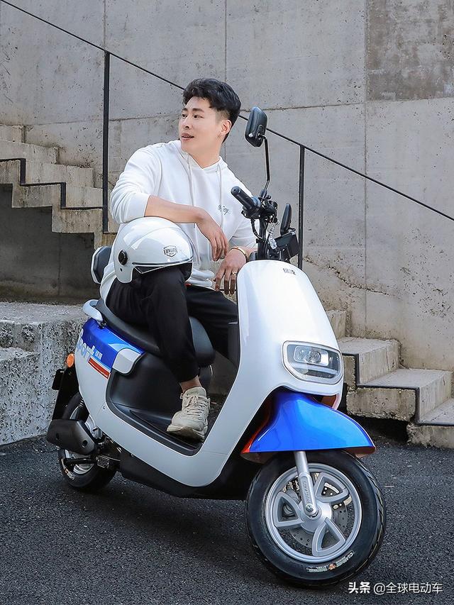 价格2999起，续航里程远，这3款绿源电摩速度快，很适合上班使用