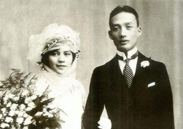 当郭婉莹从燕京大学拿到学士证书以后,便和吴毓骧走入了一场精心策划
