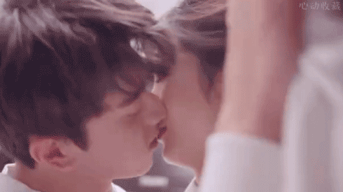 尺度大到没眼看!超欲kiss吻不息,韩国妹纸疯狂求资源