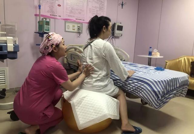 待产包必备物品，有些要带入产房，赶紧核对清点，缺漏的抓紧补