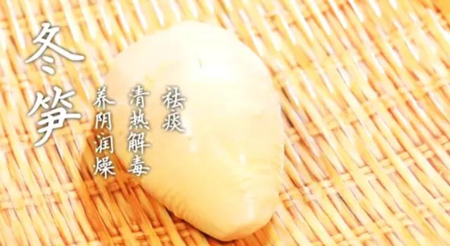 小雪后养生食疗！800年活血化瘀方，和黑木耳一起煮，养护血管