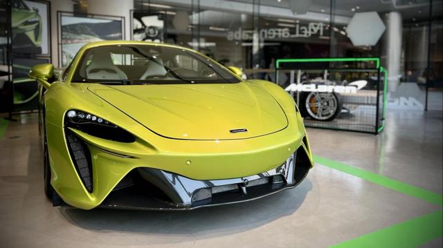 迈凯伦新车选择了V6+混动，究竟是进化还是退化？