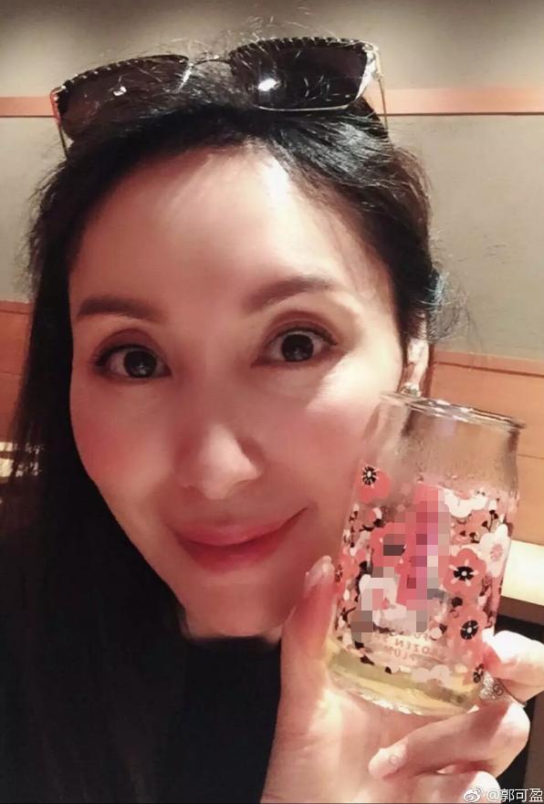 TVB花旦又聚会啦，第一眼只认出蔡少芬，黎姿郭可盈感觉分不清了