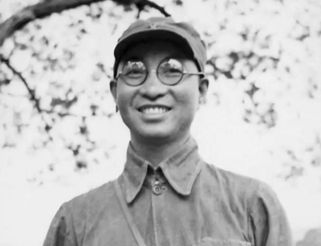 1992年陈赓之妻去台湾，十几辆车一字排开迎接，房间挤得水泄不通