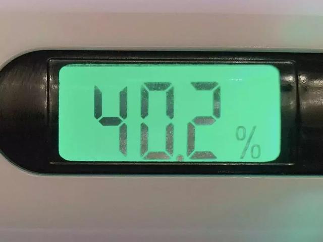 身体乳是挤在手上吗