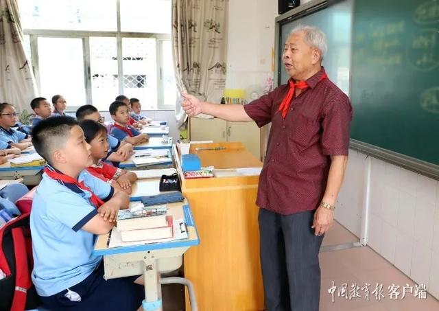 今天是少年先锋队建队72年！少先队队歌诞生的故事，请讲给孩子听