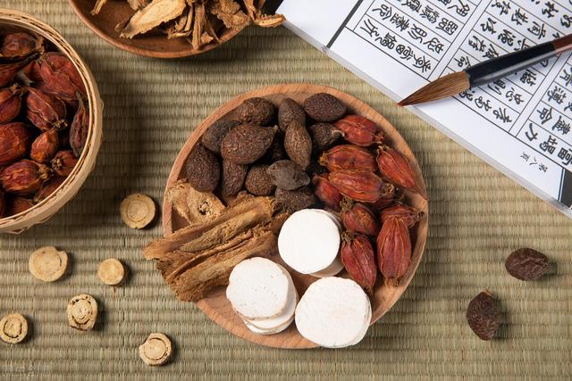 亚健康怎么调理？中医食疗防患未然，药食同源改善慢病