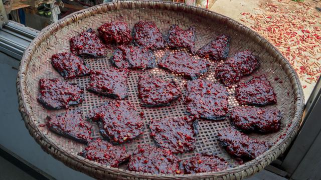 春天，女人想少用化妆品，多吃6种“紫色食物”，常吃脸色更红润