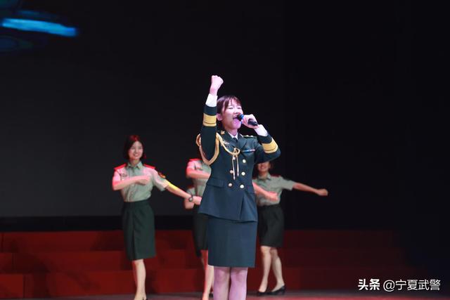 台前幕后，那些你所不知道的女兵们