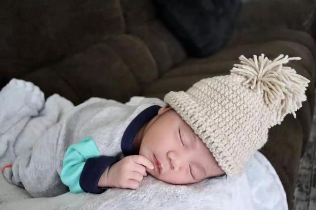 医生让刚生孩子的产妇吃冰淇淋