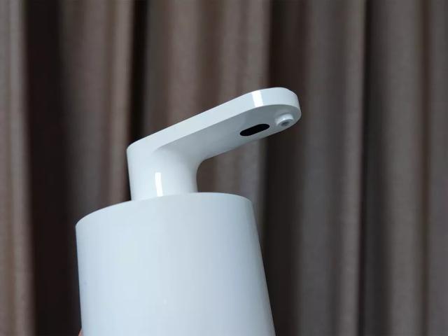 米家自动洗手机pro，伸手自动出泡沫，还新增了科学洗手提醒