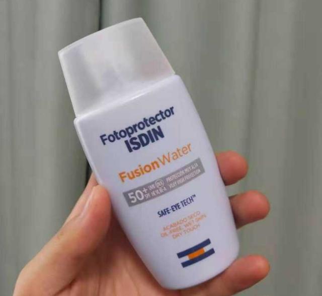 vc粉和身体乳发黄