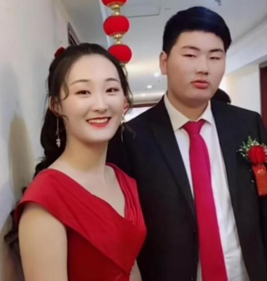 陈亚男复合被拒 大衣嫂直播全程不谈儿媳 朱单伟和助理直播比心 新闻红