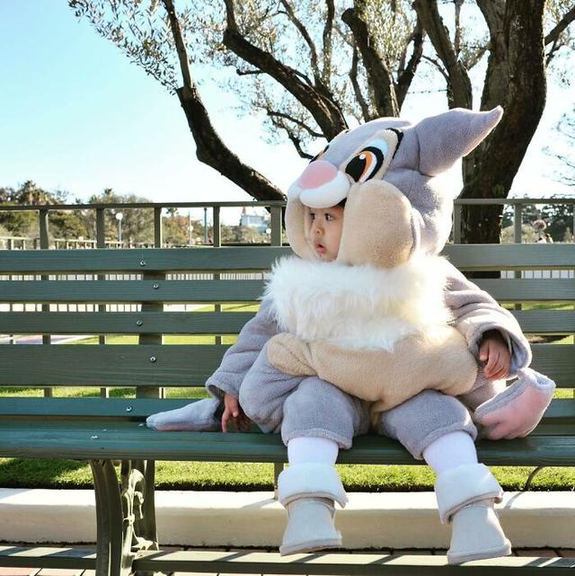 可爱的孩子们穿着妈妈为他们制作的手工服装（30 张图片）