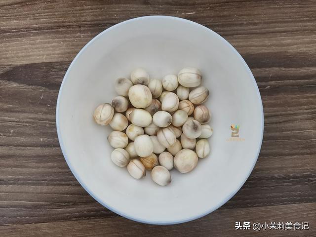 银耳凉拌菜的做法