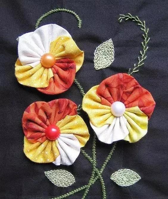手工缝制布艺花苞图片