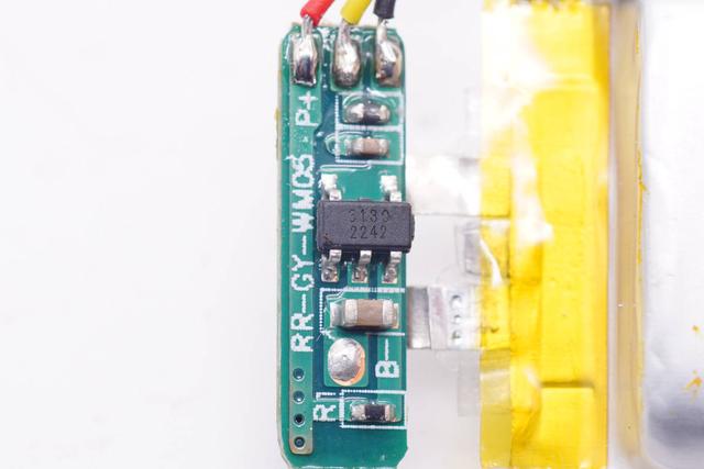 采用高通QCC3040蓝牙主控，omthing首款降噪耳机AirFree2拆解报告