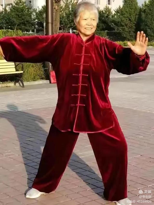 走进紫晨广场：文/李生财，图/郭翠枝