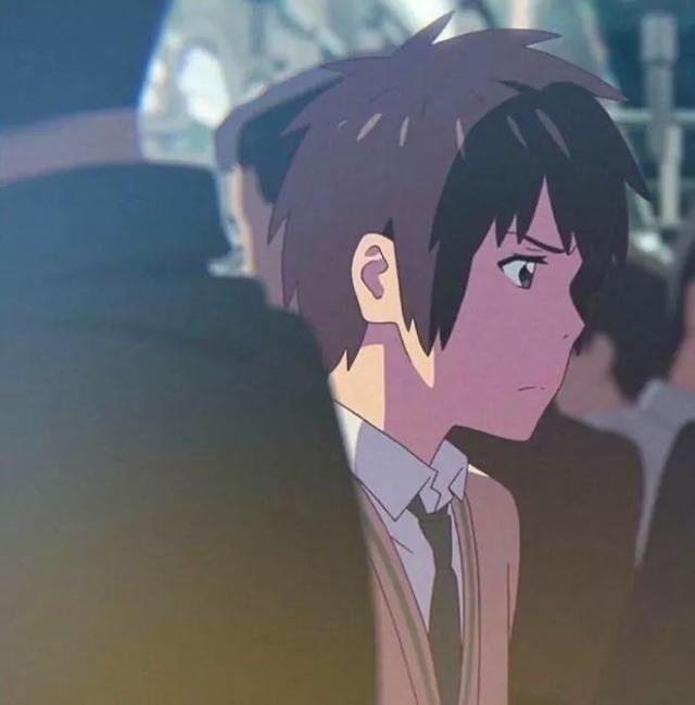 就像新海诚笔下的故事总是那么温暖人是我见过最短的情诗你的名字