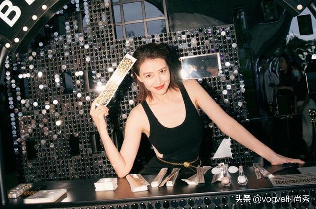 41岁的高圆圆生图，腰“胖”了一圈，还是你心中的女神吗？