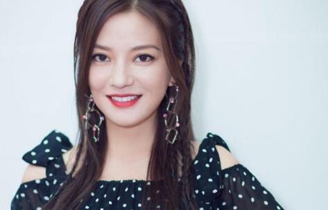 赵薇移民香港赵薇移居新加坡看完护照和国籍后赵薇目前的国籍