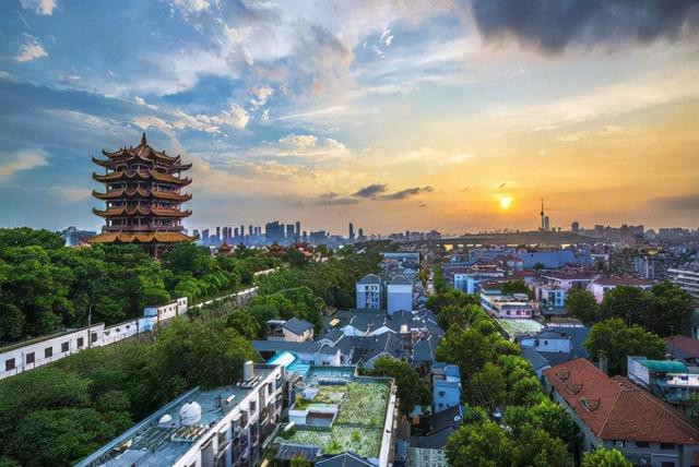 南京、成都、重庆、武汉和杭州，谁才是我国综合实力第五城？