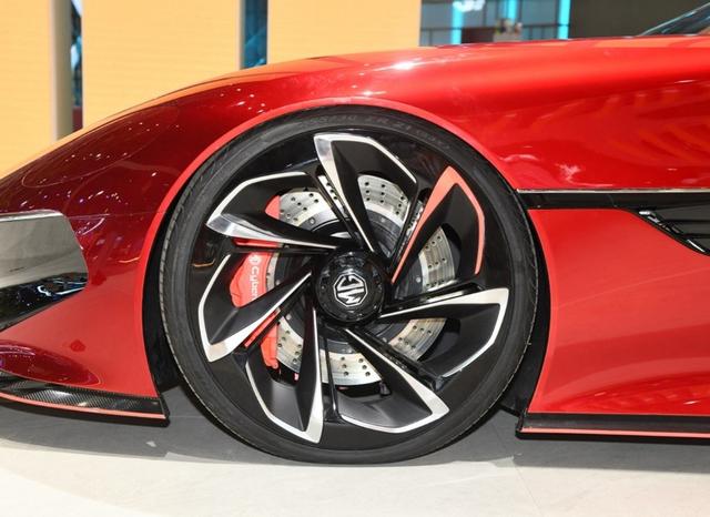 很多车企都意识到要做纯电动跑车，名爵推出Cyberster，快人一步