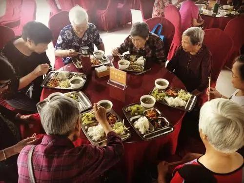 人从70岁后，如何养好身体、远离疾病、延长寿命？这3点很重要