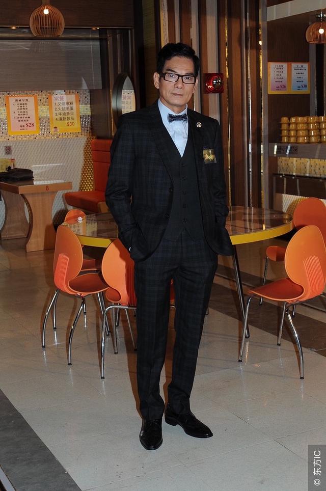 63岁金牌绿叶李国麟不获TVB重用仍坚守42年，每年拍三部剧当报恩