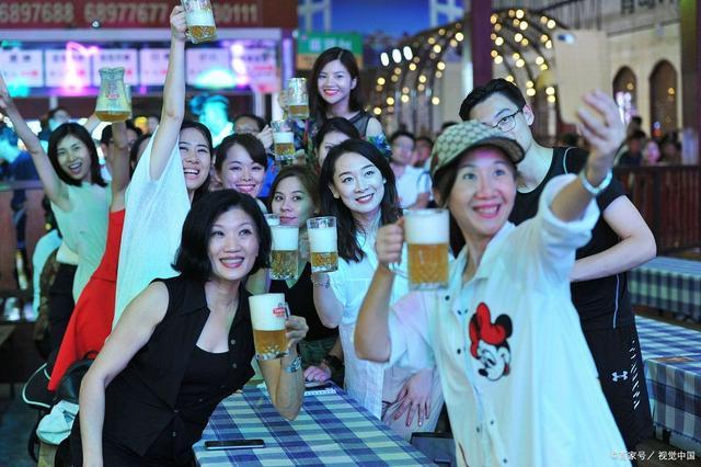 提醒中老年人群：五种不健康的食物，再喜欢吃也尽量少碰