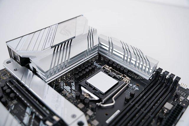 高顏值雪武戰姬純白主題，i7 11700K配RTX3070水冷主機方案