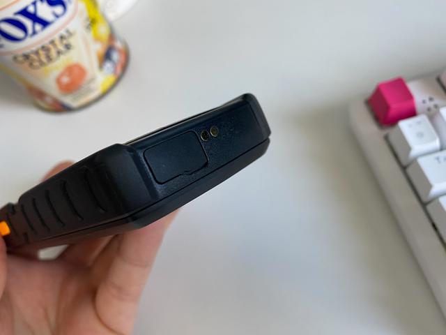 防欺詐玩微信刷抖音，不怕摔不怕水，這款手機特適合老人？