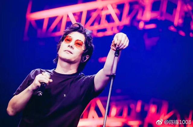 ��ȥ���� ������˭(ת���ˣ�񼾸ͯһ�ķ�������ͷ������������ԪѫTony������ͷ��С)