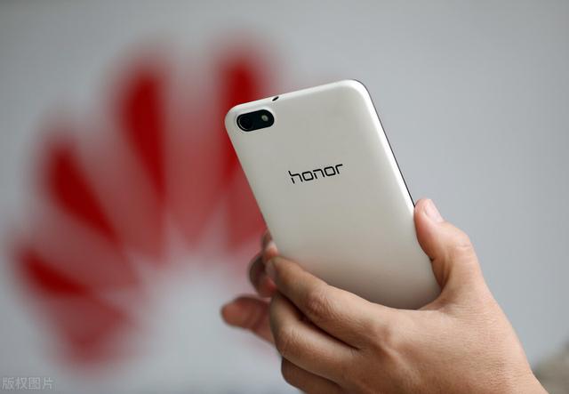 我们只顾看华为和小米了，没发现OPPO和中兴才是扫地僧