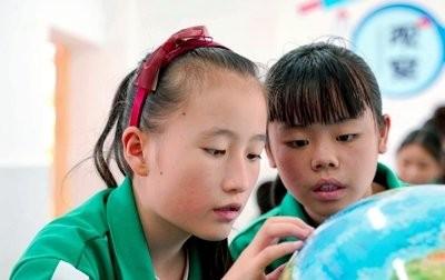 5分钟卖9万台？北斗打造的AR地球仪，让网友称赞：不愧是百科全书