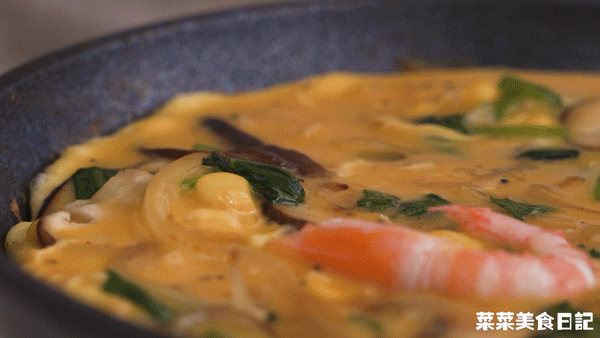 1块钱的鸡蛋，做成了吃不起的样子！平底锅10分钟搞定