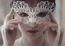 鞠婧祎戴面具的图片（鞠婧祎戴面具的图片高清）