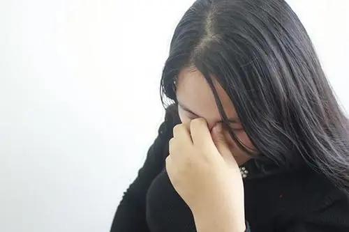 为什么有的人没事总喜欢叹气？很可能是机体在“报警”