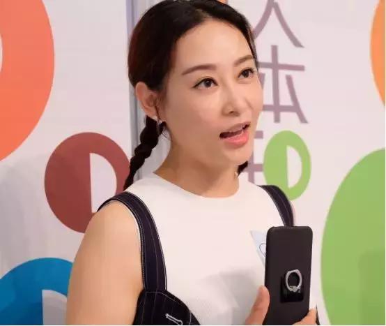 TVB女星为拍新剧凌晨收工自爆变态 凭《BB来了》人气急升