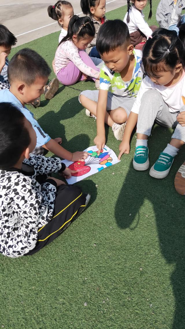 欢度国庆––魏庙镇房村幼儿园