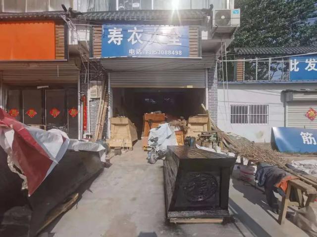 江南西涂鸦楼灵异事件:我们坐飞机转火车转老头乐，看到了真实的曹县