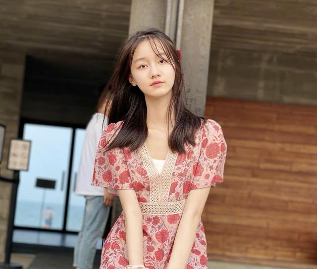 刘楚恬和裴佳欣谁漂亮刘楚恬和裴佳欣谁漂亮合照