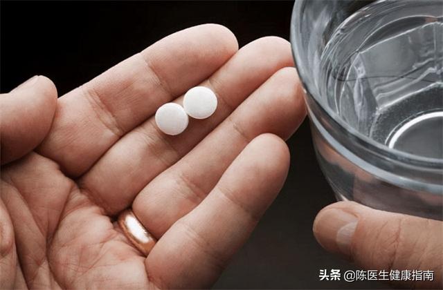 老年人预防脑梗与老年痴呆，如何补充叶酸与B12很重要！请看此文