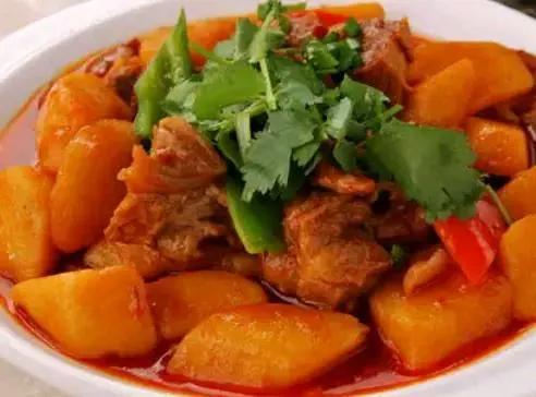 孩子吃饭挑食身体容易缺乏营养，多吃滋补菜，营养丰富防贫血