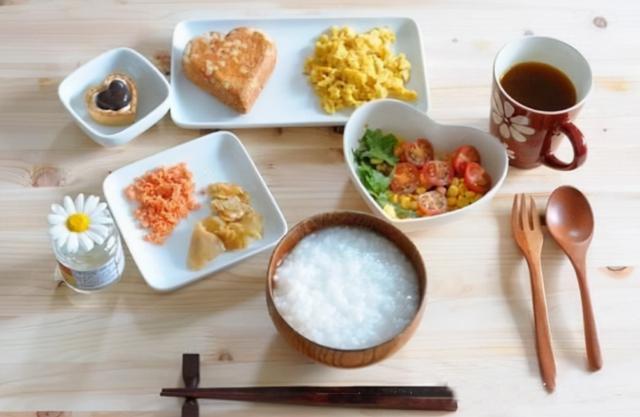 玉米是胃炎的发物吗？建议：秋养胃，这3类食物尽量少碰